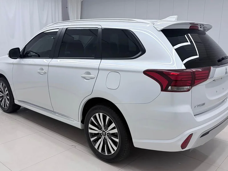 Mitsubishi Outlander — фото 6