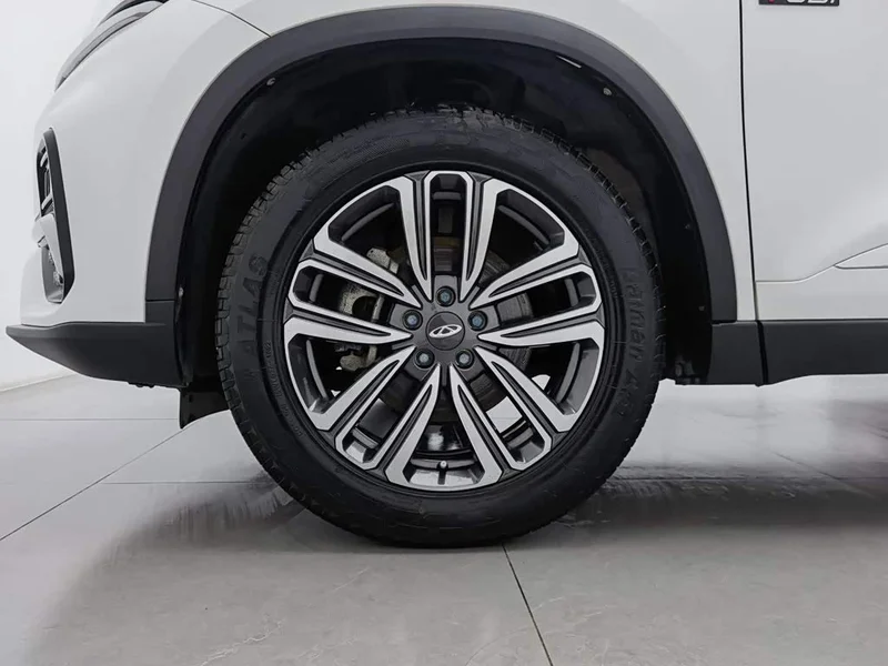 Chery Tiggo 8 — фото 17