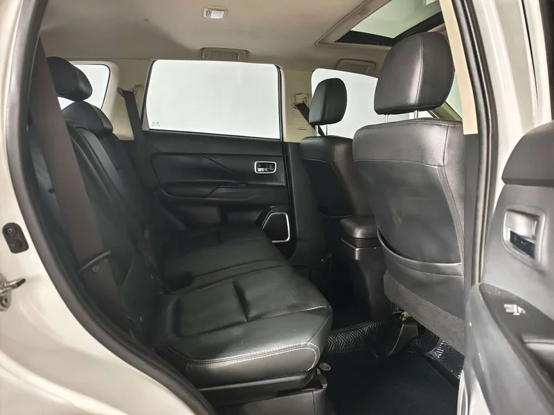 Mitsubishi Outlander — фото 13
