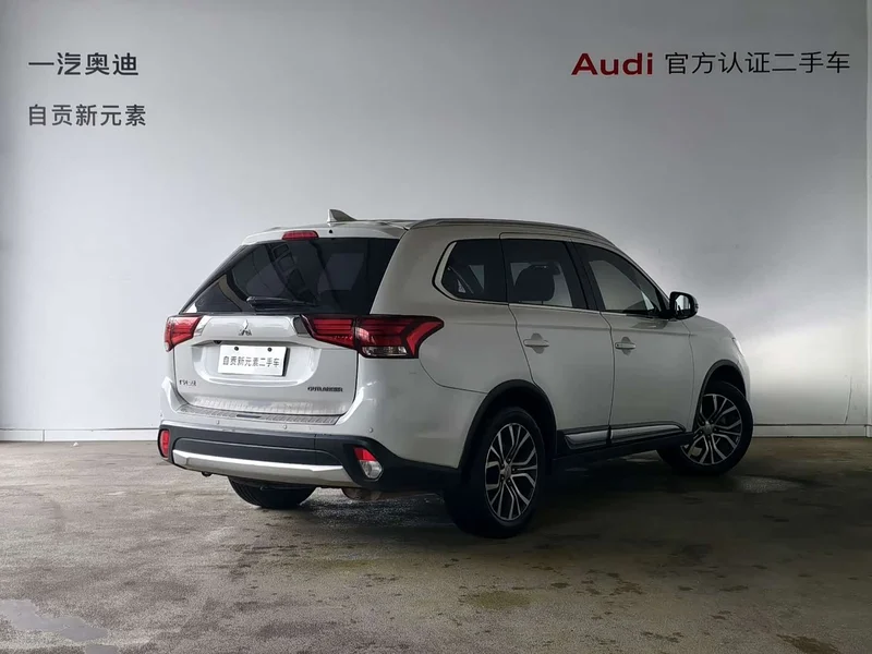 Mitsubishi Outlander — фото 2