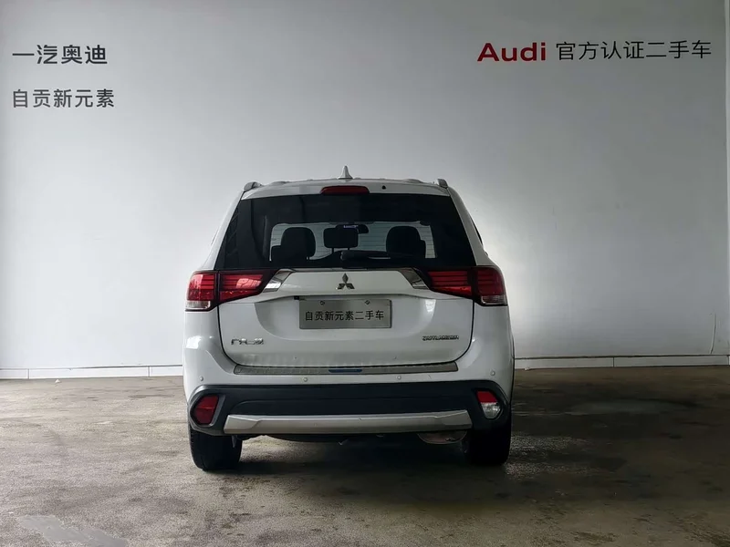 Mitsubishi Outlander — фото 3