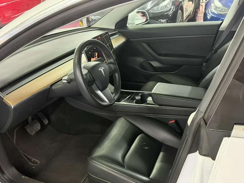 Tesla Model 3 — фото 4