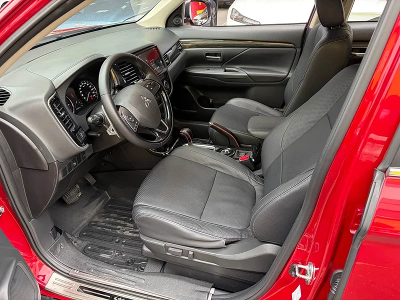 Mitsubishi Outlander — фото 3