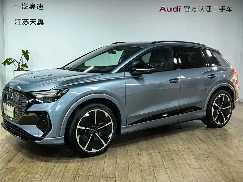 Audi Q4 e-tron — фото 1