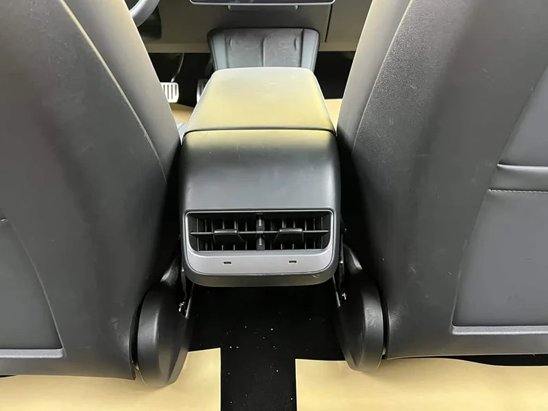 Tesla Model 3 — фото 17