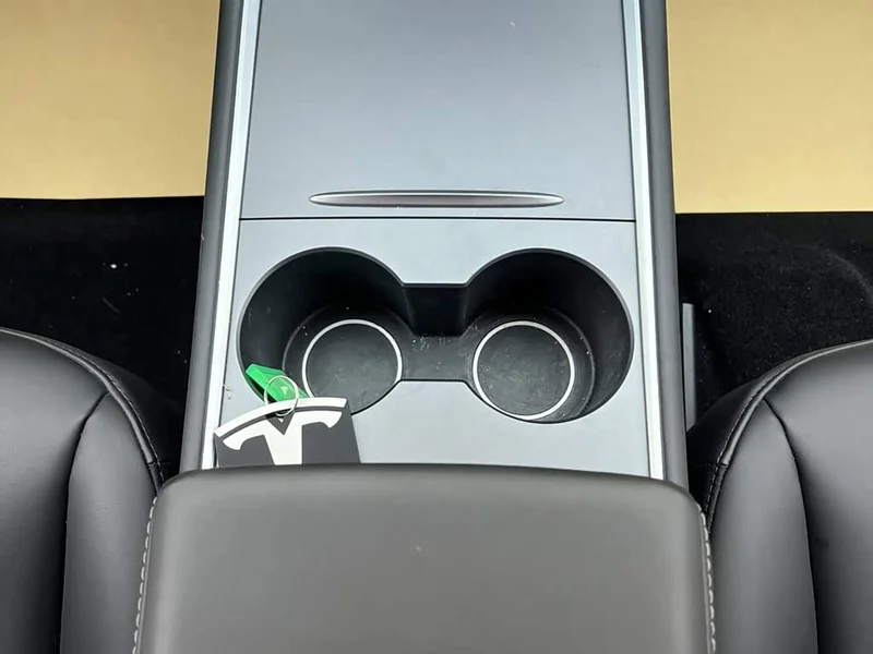 Tesla Model 3 — фото 26