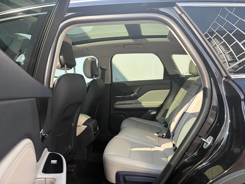 Jeep Renegade — фото 19