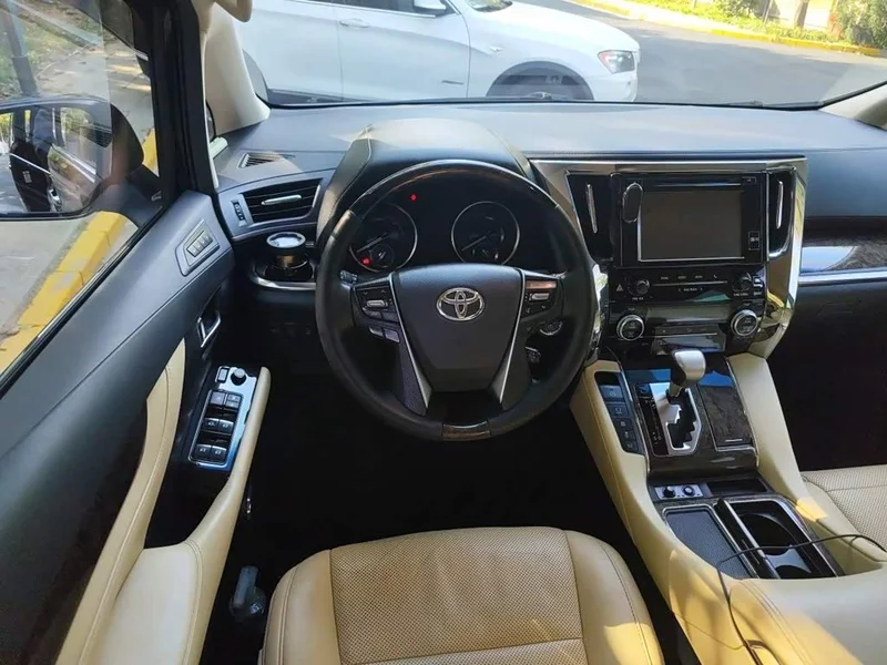 Toyota Vellfire — фото 11