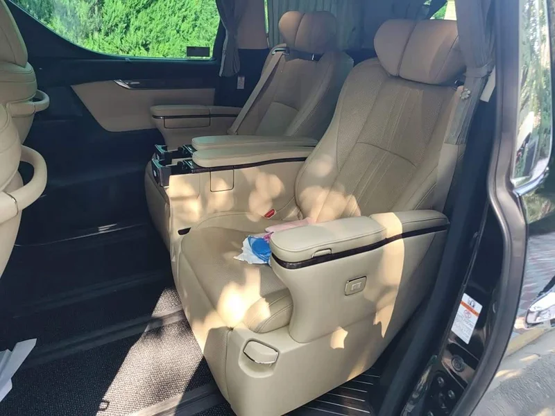 Toyota Vellfire — фото 18