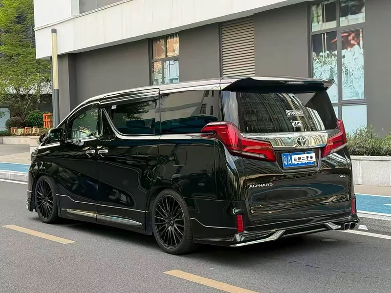 Toyota Alphard — фото 3
