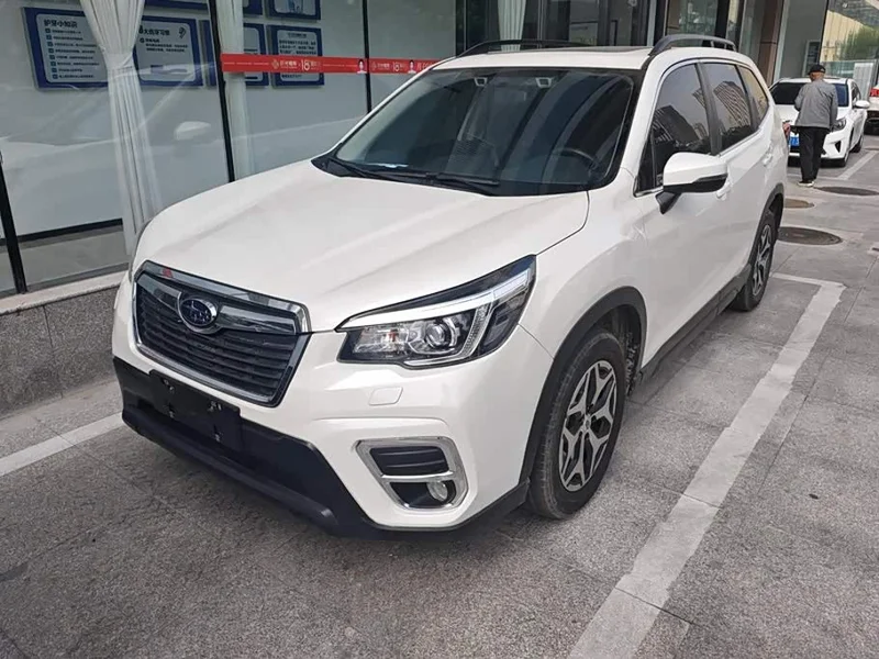 Subaru Forester — фото 1