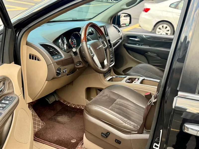 Jeep Grand Voyager Imported — фото 13