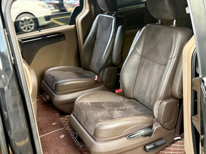Jeep Grand Voyager Imported — фото 17