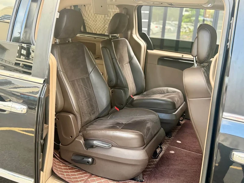 Jeep Grand Voyager Imported — фото 28