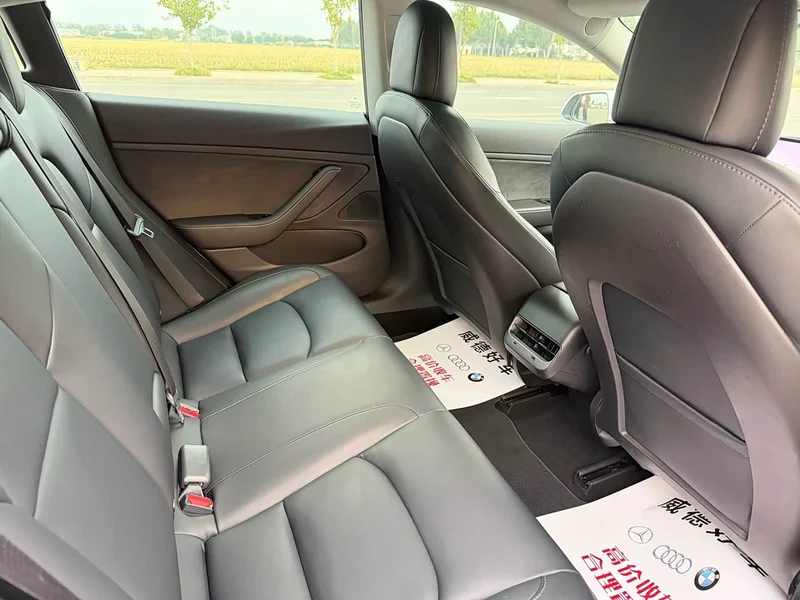 Tesla Model 3 — фото 12