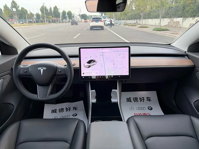Tesla Model 3 — фото 8