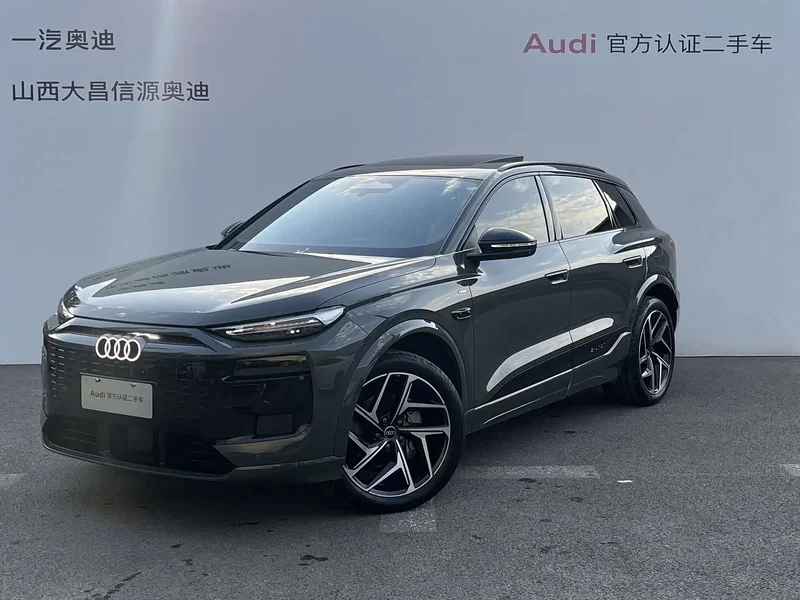 Audi Q6L e-tron — фото 1