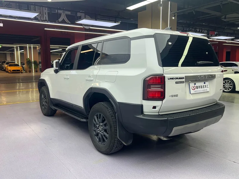 Toyota Prado — фото 16