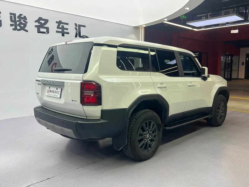 Toyota Prado — фото 18