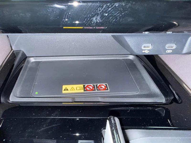 Toyota Alphard — фото 12