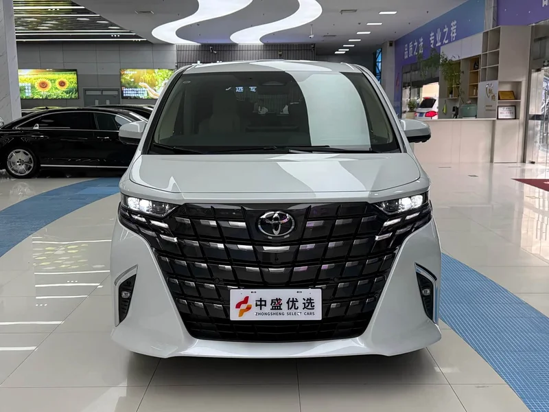 Toyota Alphard — фото 2