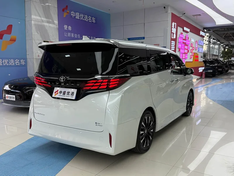 Toyota Alphard — фото 6