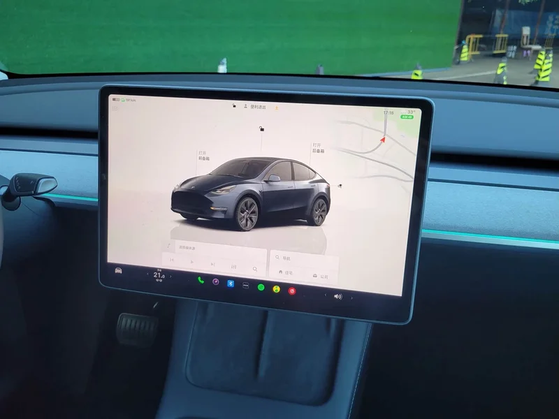 Tesla Model Y — фото 15