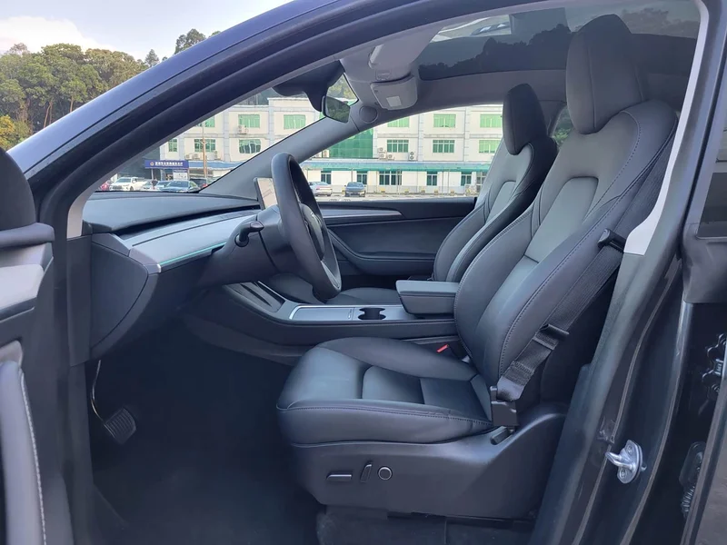 Tesla Model Y — фото 6