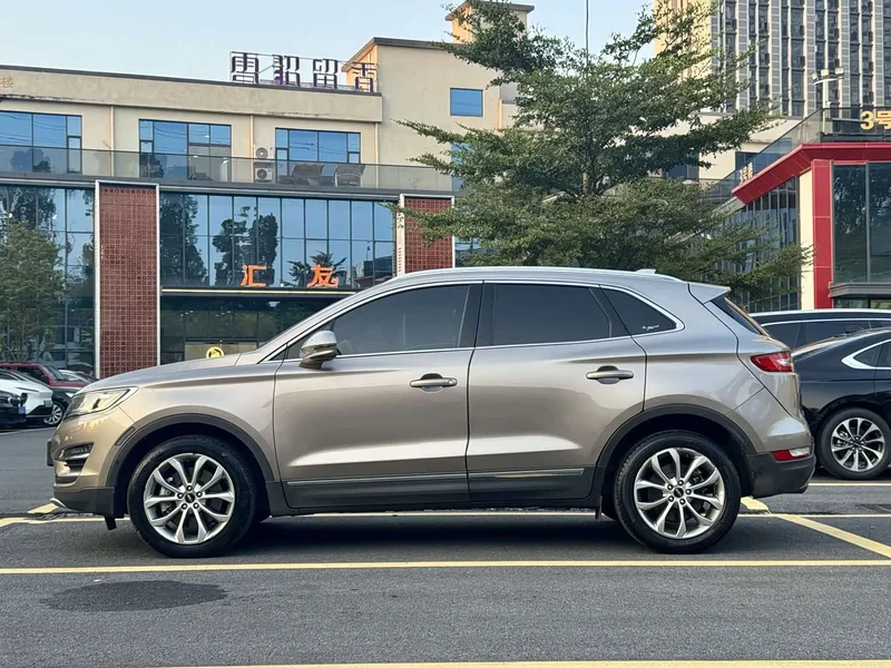 Lincoln MKC — фото 6