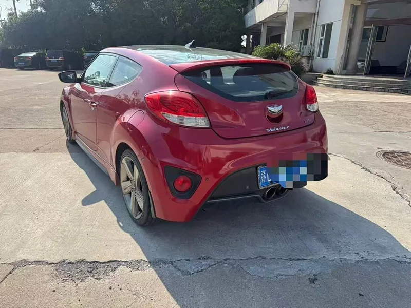Hyundai Veloster — фото 3