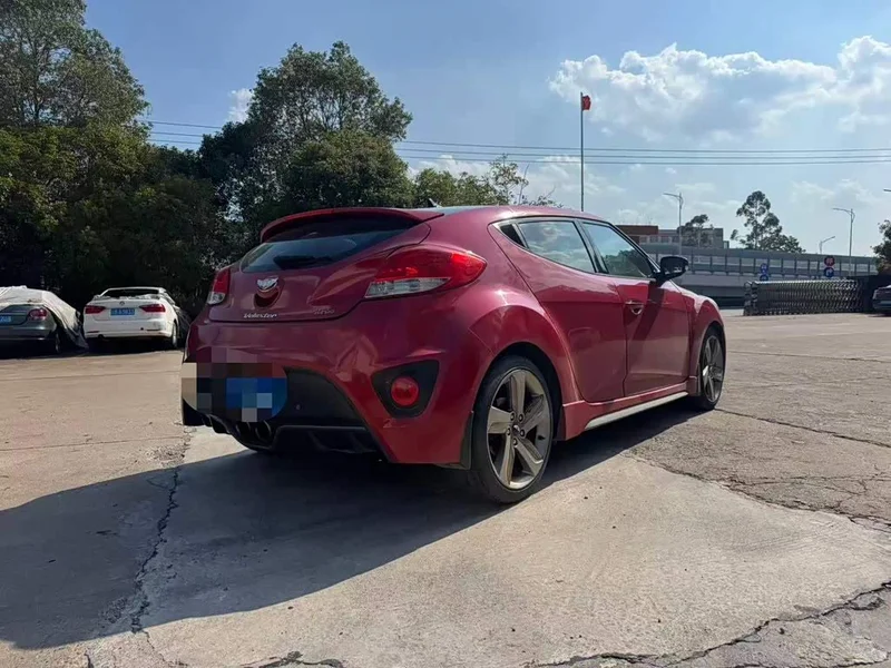 Hyundai Veloster — фото 4