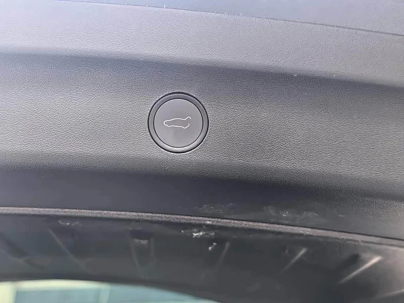 Tesla Model Y — фото 13