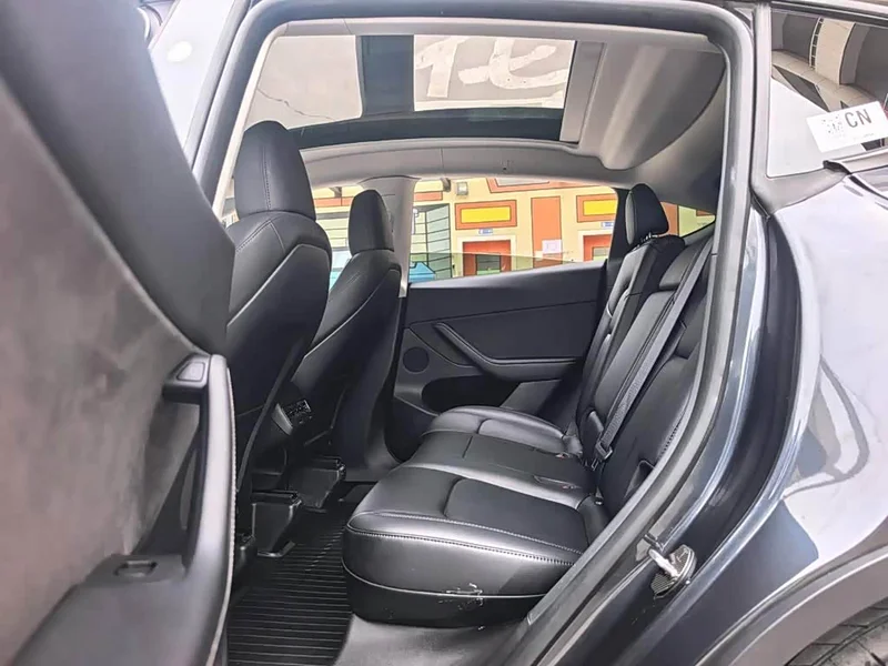 Tesla Model Y — фото 6