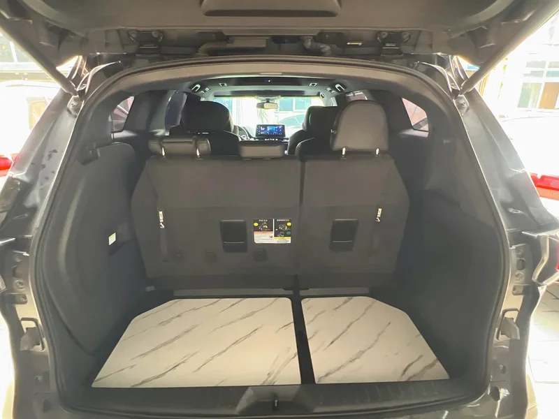 Toyota Sienna — фото 8