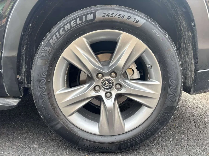 Toyota Highlander — фото 16