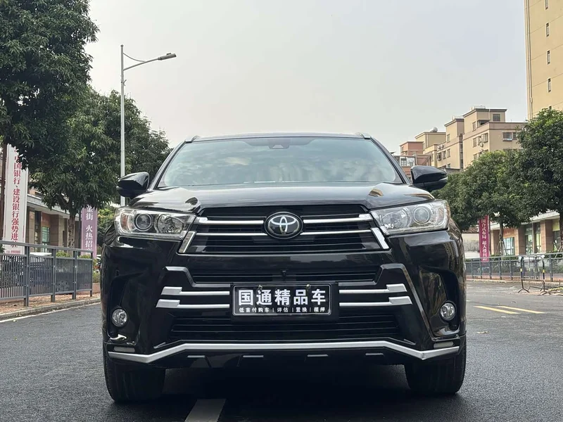 Toyota Highlander — фото 2