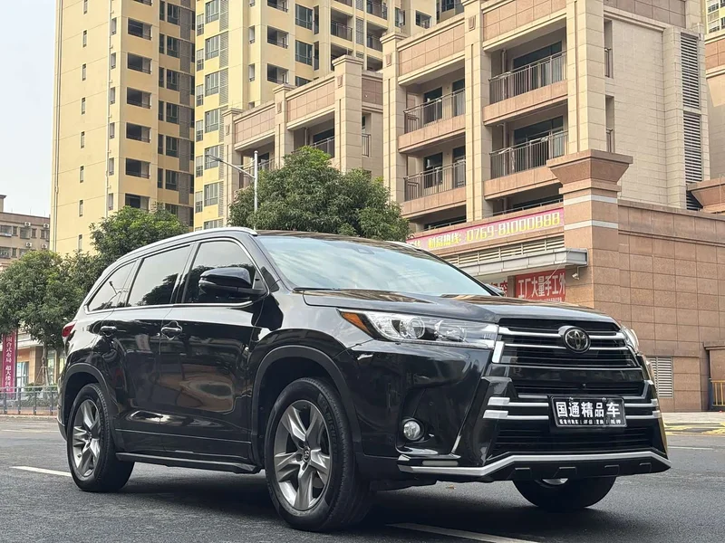 Toyota Highlander — фото 3