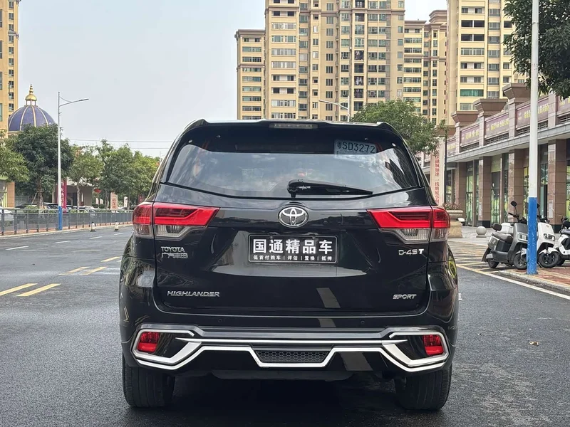Toyota Highlander — фото 5