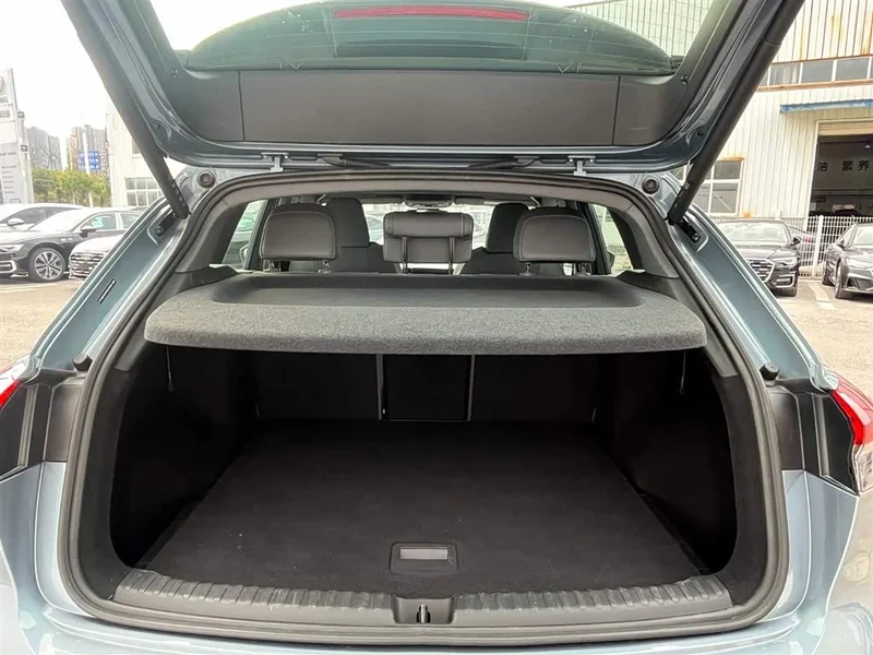 Audi Q4 e-tron — фото 12