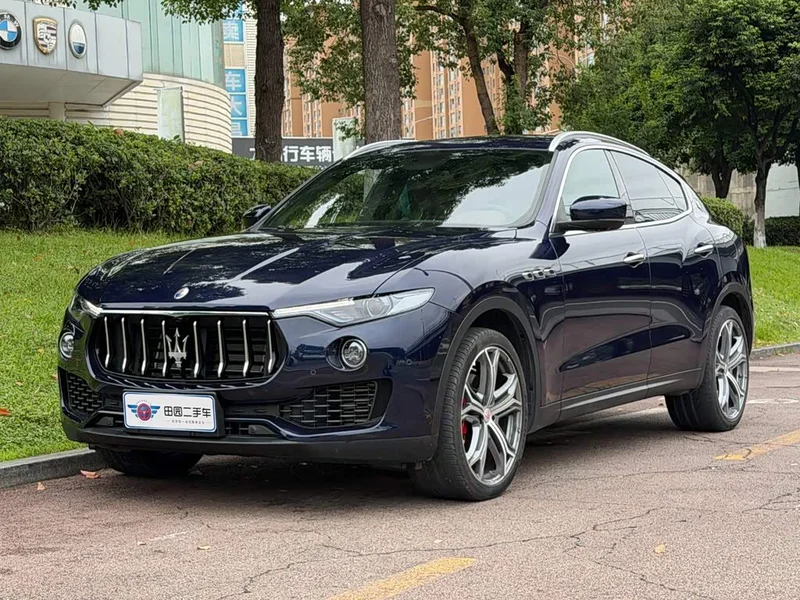 Maserati Levante — фото 1