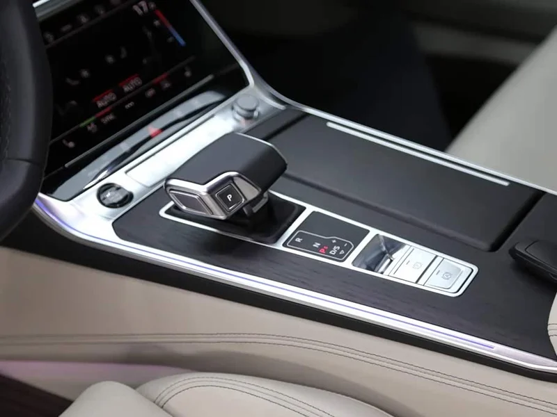 Audi A6L — фото 14