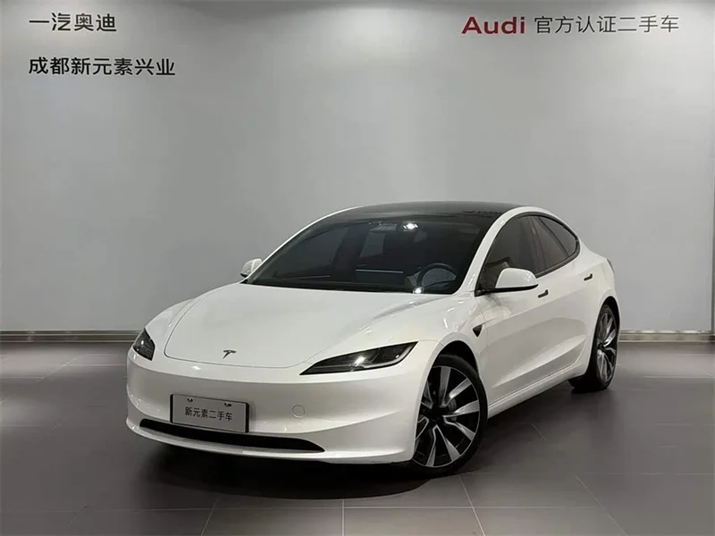 Tesla Model 3 — фото 1