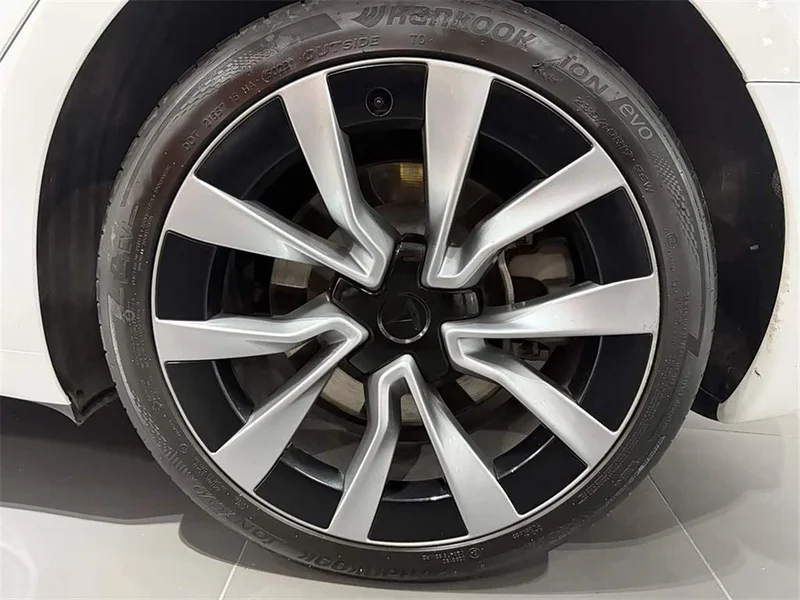 Tesla Model 3 — фото 12
