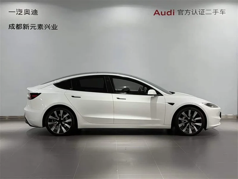 Tesla Model 3 — фото 3