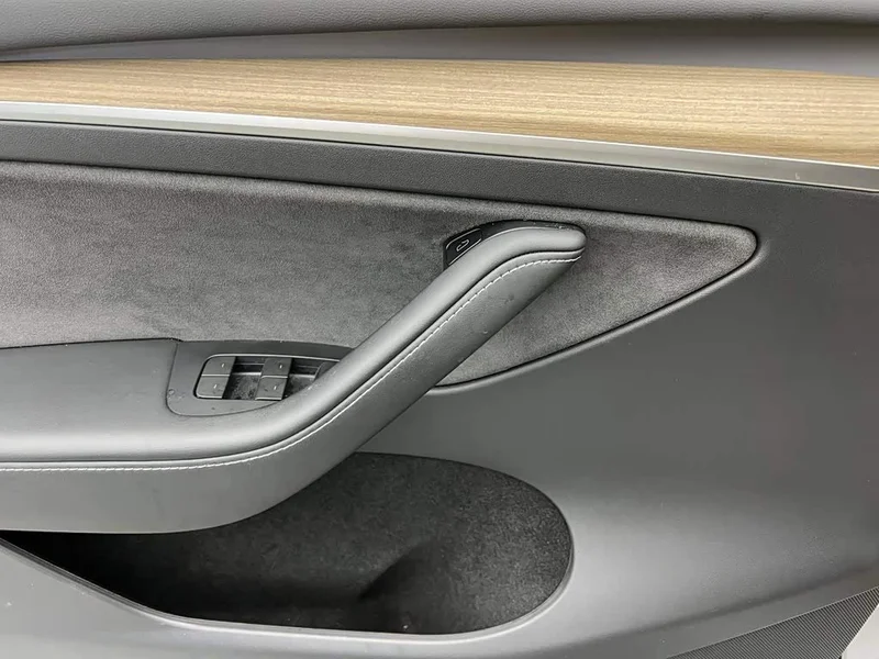 Tesla Model Y — фото 17