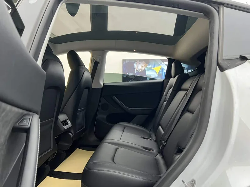 Tesla Model Y — фото 20