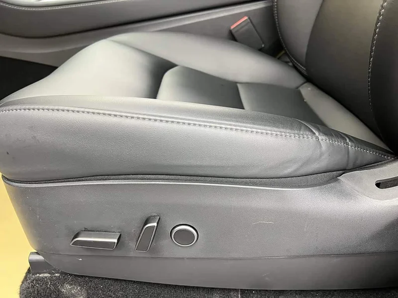Tesla Model Y — фото 32
