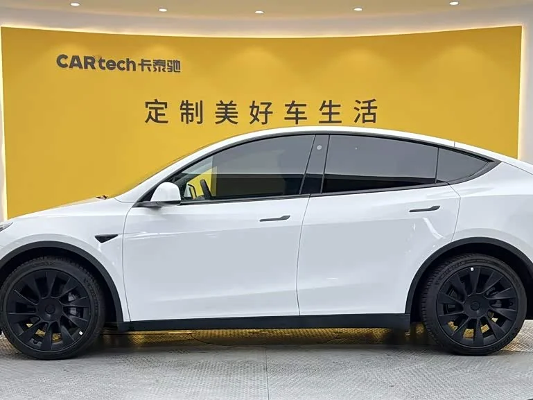 Tesla Model Y — фото 6