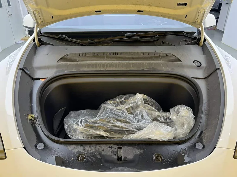 Tesla Model Y — фото 10