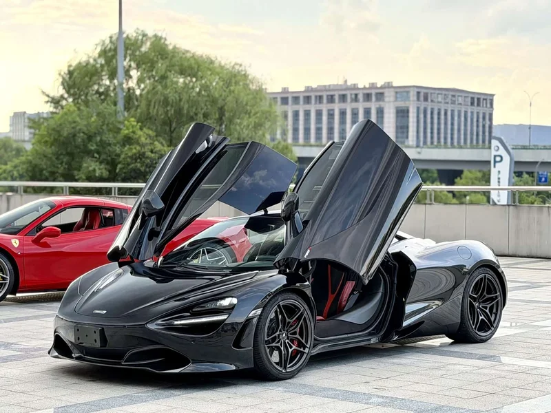 McLaren 720S — фото 1